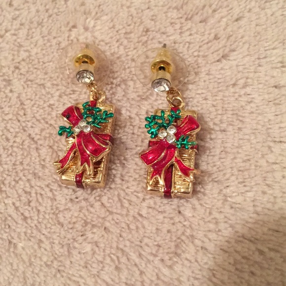 Jewelry - Holiday Gift Pierced Earrings NWT